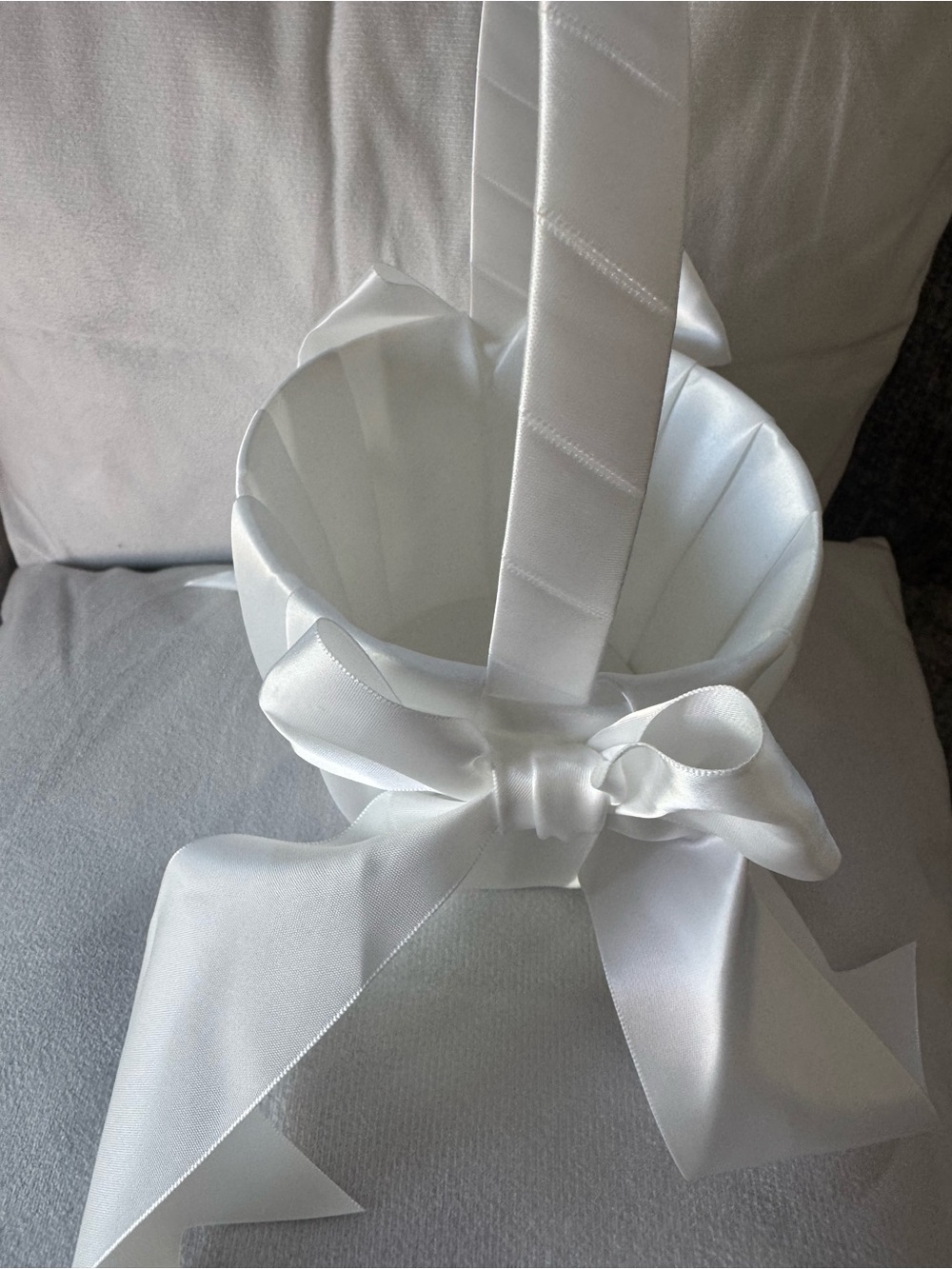 Elegant White Bow Handle Bag - Picture 3 of 6